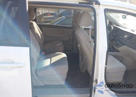 2015 Kia Sedona Lx z USA, uszkodzony, nr VIN KNDMB5C10F6032062